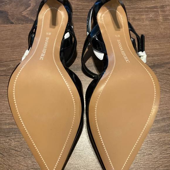 BANANA REPUBLIC Cross Halter Madis Black Patent 3-3/4” Slingback Heels Size 8.5 - Picture 7 of 9